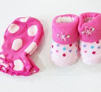 Concorde Baby Shop-sk-crg04-baby-socks-mitten-carter-girl-flower-dot-35000.jpg